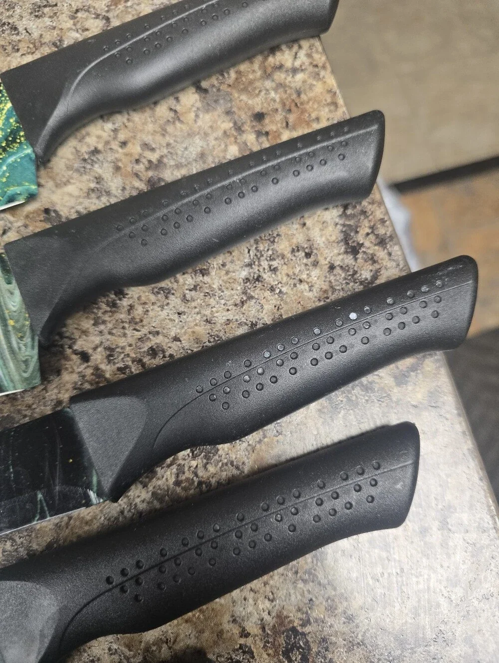 Black Multi-Piece Kitchen Knife Set with Sheaths